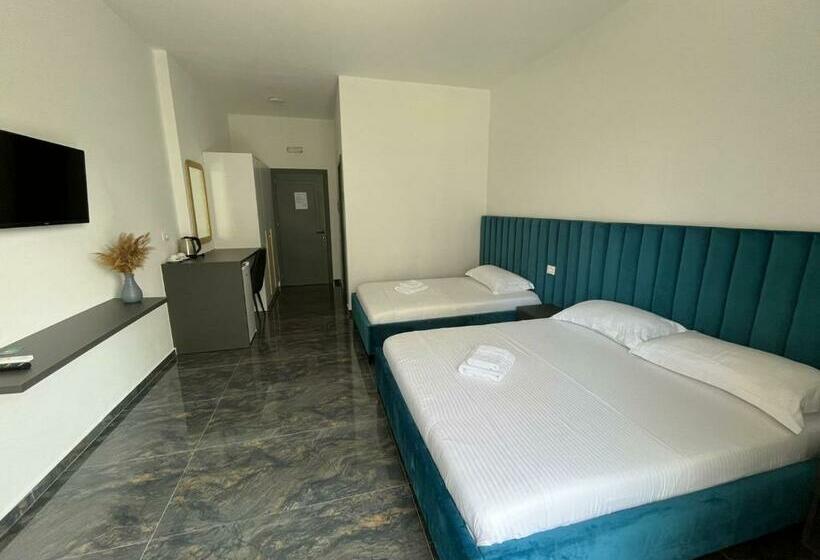 חדר דלוקס לשלושה, Leodori 3 Suites