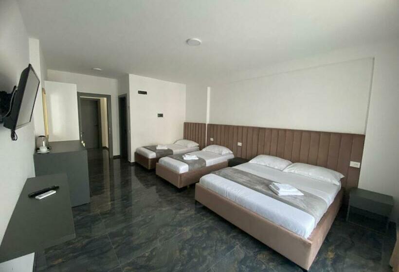 סוויטת ג'וניור עם טרסה, Leodori 3 Suites