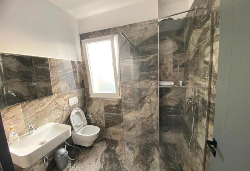 חדר דלוקס לשלושה, Leodori 3 Suites