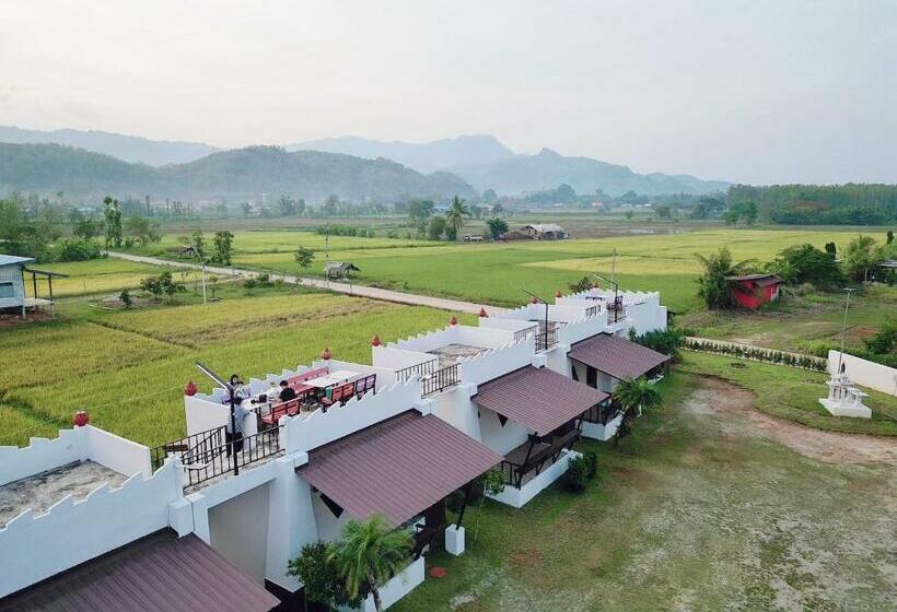 חדר סטנדרט עם מרפסת, The Green Season Resort