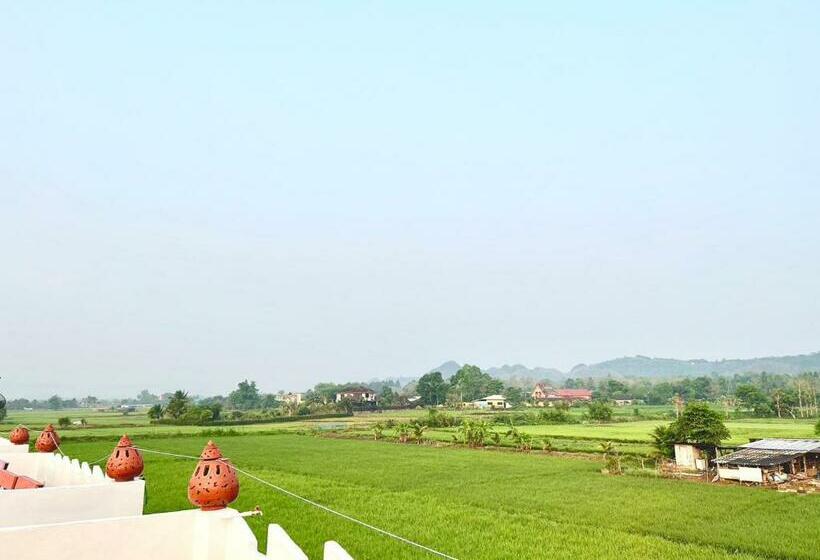 חדר סטנדרט עם מרפסת, The Green Season Resort