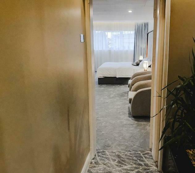 Номер Economy, Different