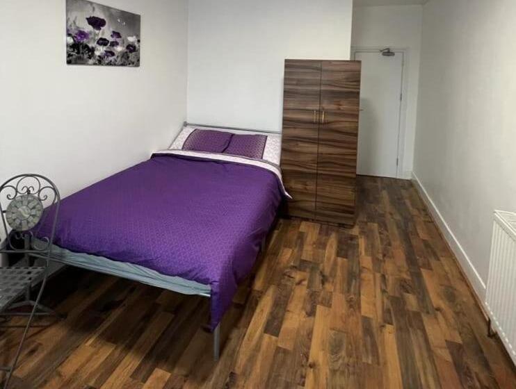 침실 1개 주택, Woodgreen House