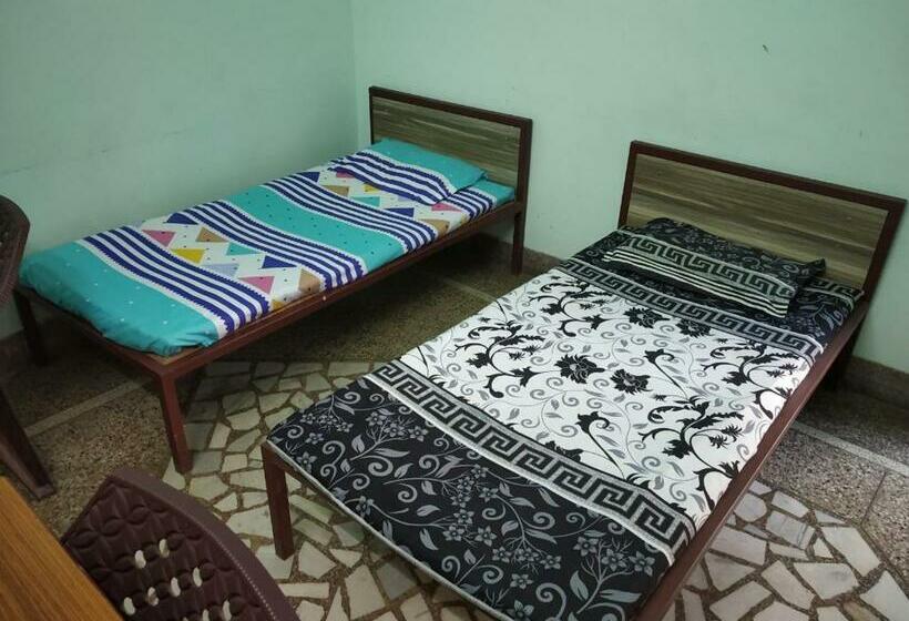 标准间, Pratima Boys Pg