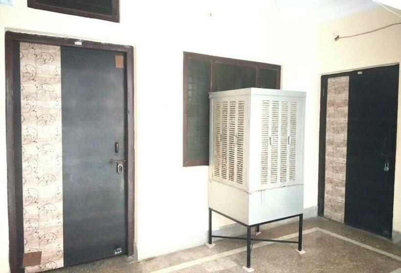 标准间, Pratima Boys Pg