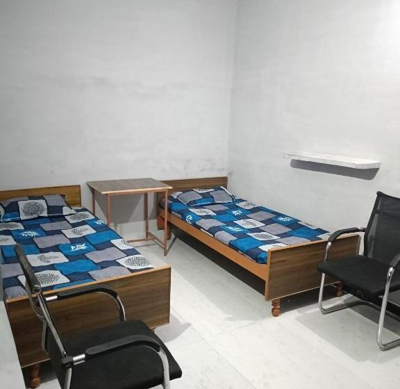 标准间, Pratima Boys Pg