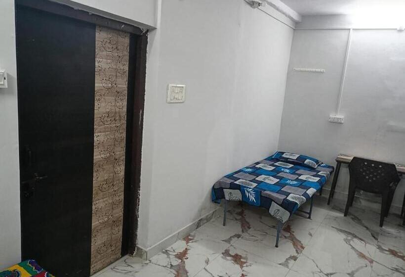 四人豪华间, Pratima Boys Pg