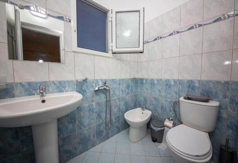 Standard Triple Room with Balcony, Vila Era Ksamil