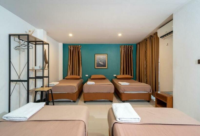 חדר משפחתי, Black Pantera Hostel