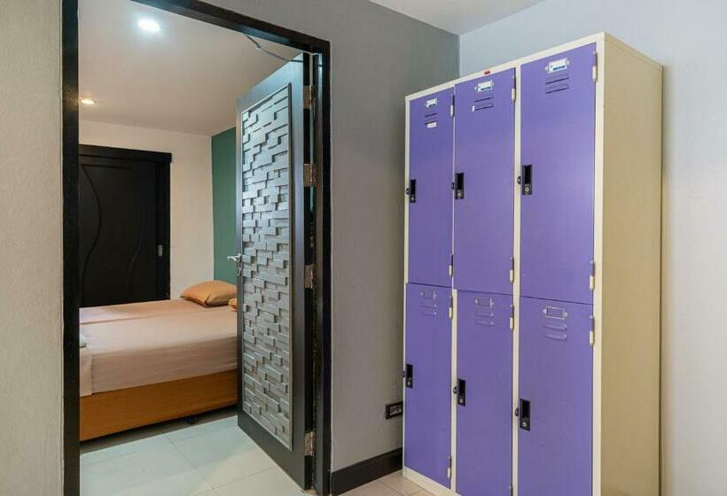 חדר משפחתי, Black Pantera Hostel