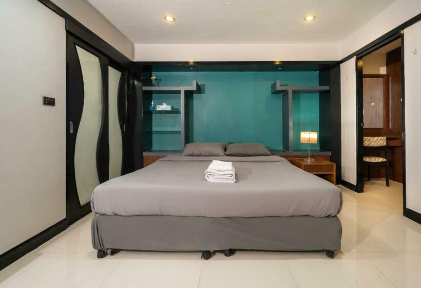 חדר משפחתי, Black Pantera Hostel