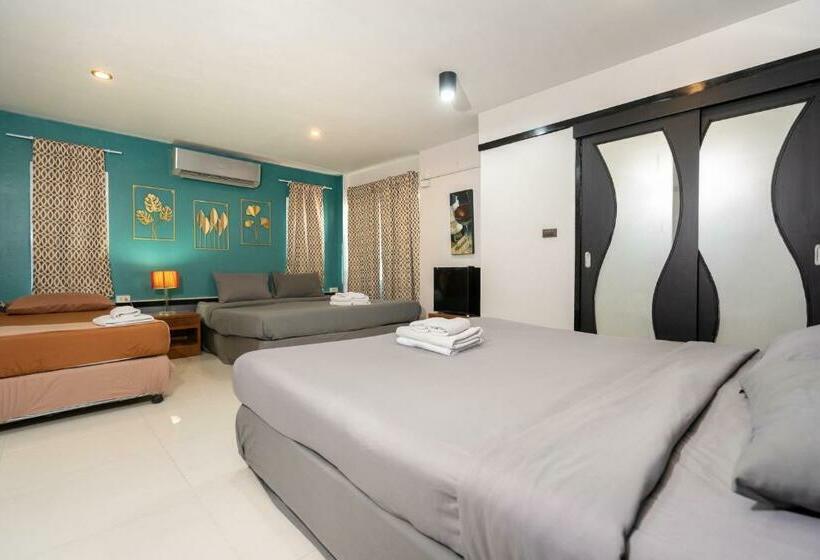 家庭间, Black Pantera Hostel