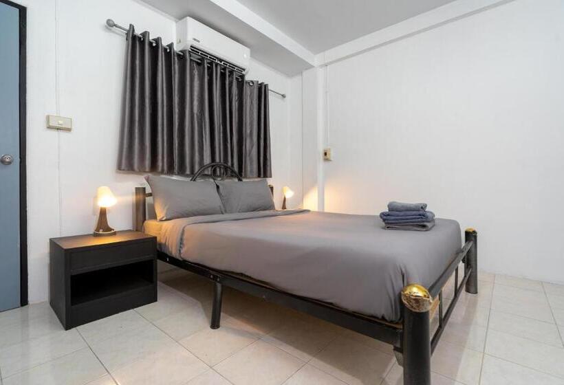 חדר אקונומי, Black Pantera Hostel