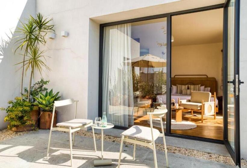 Suíte Júnior com Sacada, Casa Ofelia