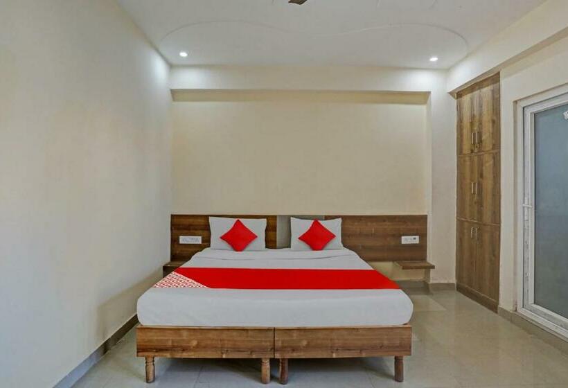 Quarto Triplo Clássico, Oyo Flagship 81115 Backpackers Nest