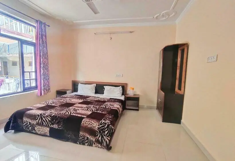 Deluxe Kolmen Hengen Huone, Rnb Mcleodganj