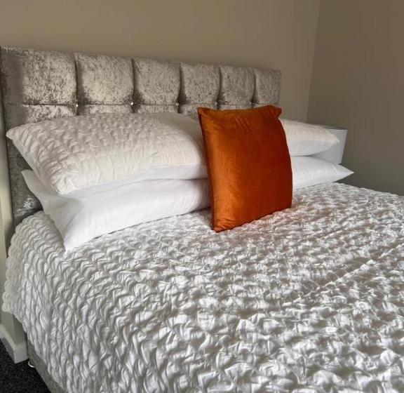 חדר סטנדרט לארבעה, The Coral 66 Guest House Southampton