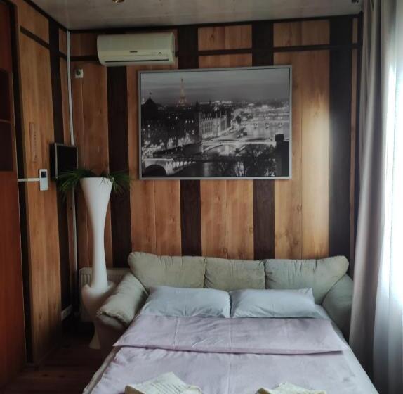 اتاق استاندارد, резидент