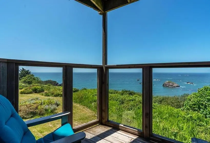 キングサイズベッドのスイートルーム, Turtle Rocks Oceanfront Inn