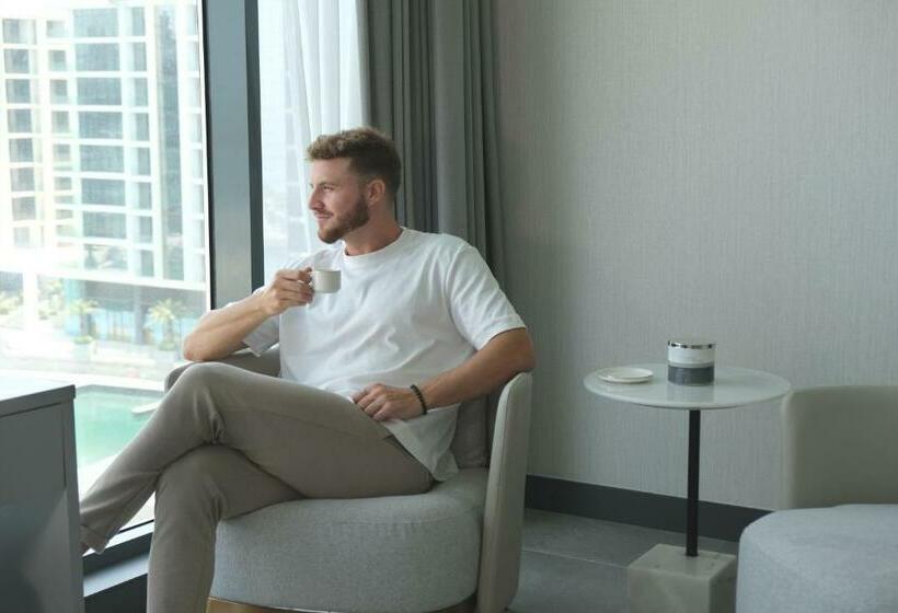 استودیوی استاندارد با چشم‌انداز دریا, Charthouse Bahrain