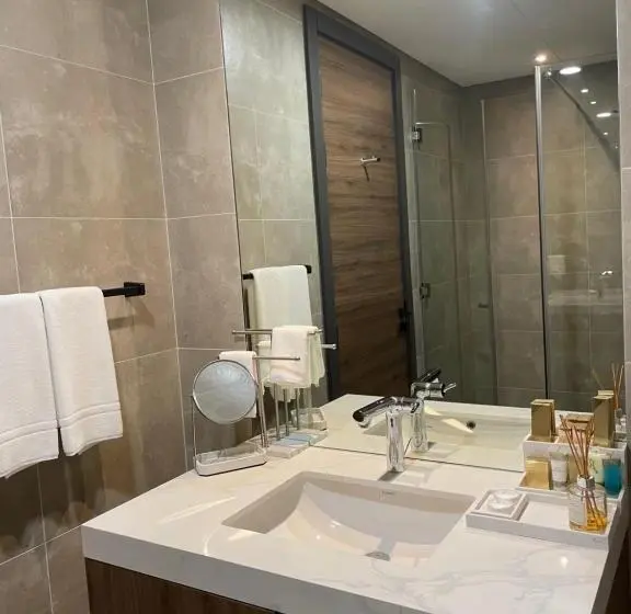 مجموعه ویستا شهر, Charthouse Bahrain