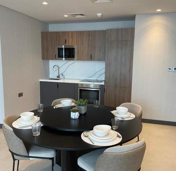 سوئیت با بالکن, Charthouse Bahrain