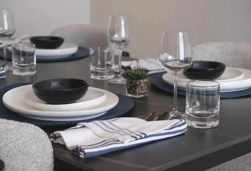 سوئیت با بالکن, Charthouse Bahrain