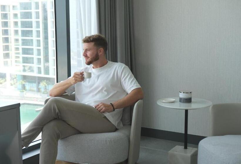 استودیو استاندارد با بالکن, Charthouse Bahrain