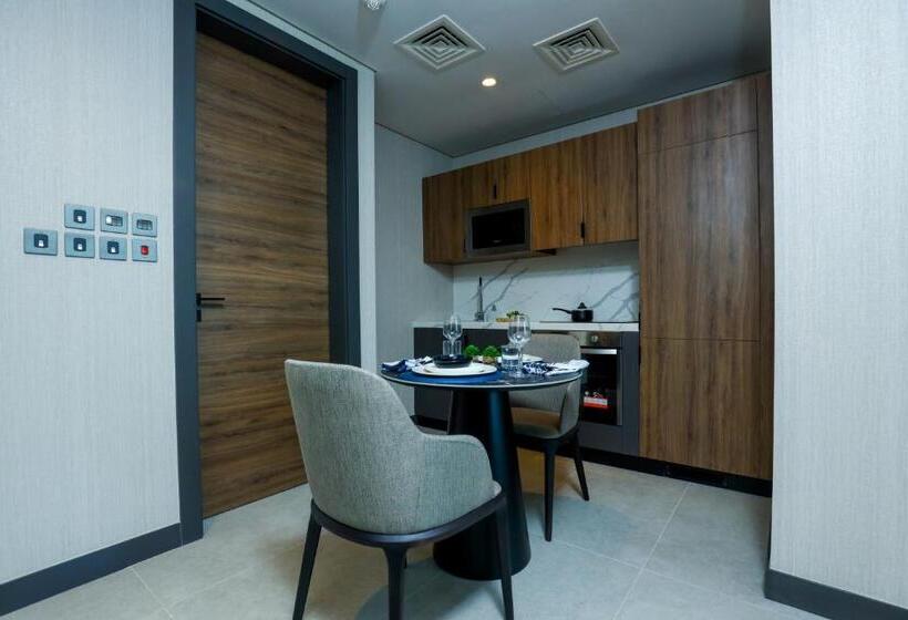 استودیو استاندارد با بالکن, Charthouse Bahrain