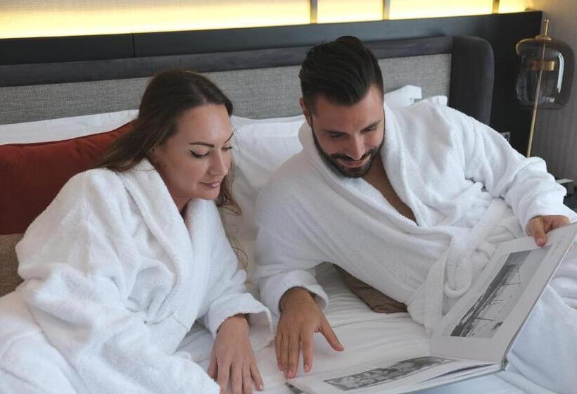 , Charthouse Bahrain