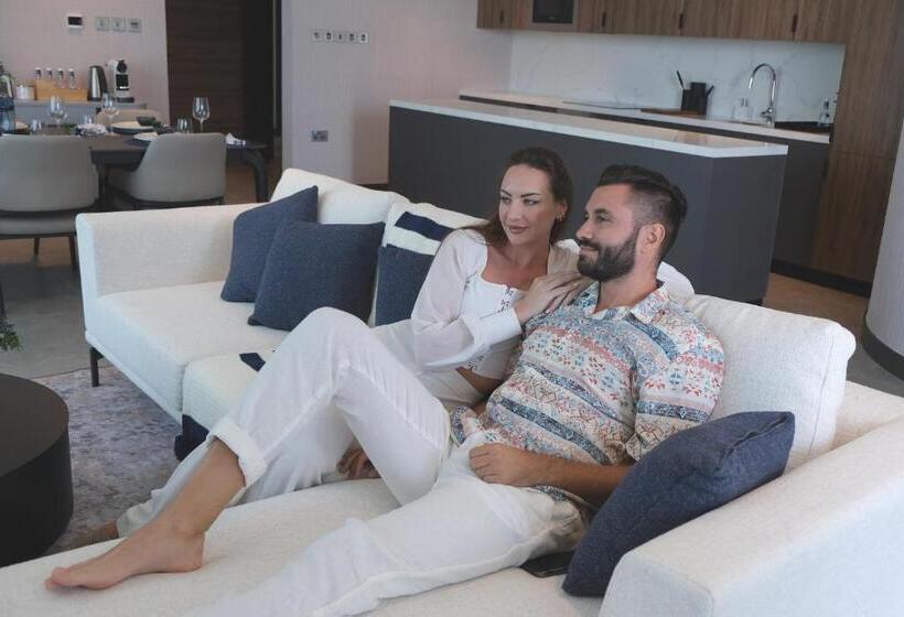 2 Bedrooms Apartment City View, Charthouse Bahrain