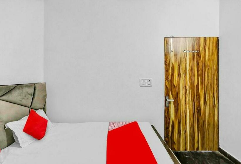 Трехместный Номер Классика, Oyo Flagship 81043 Paradise Inn