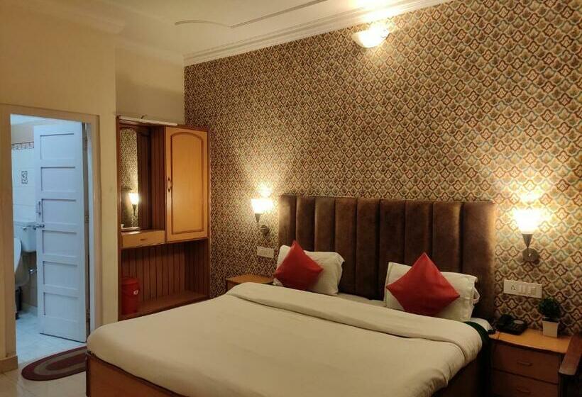 디럭스 룸, Royal