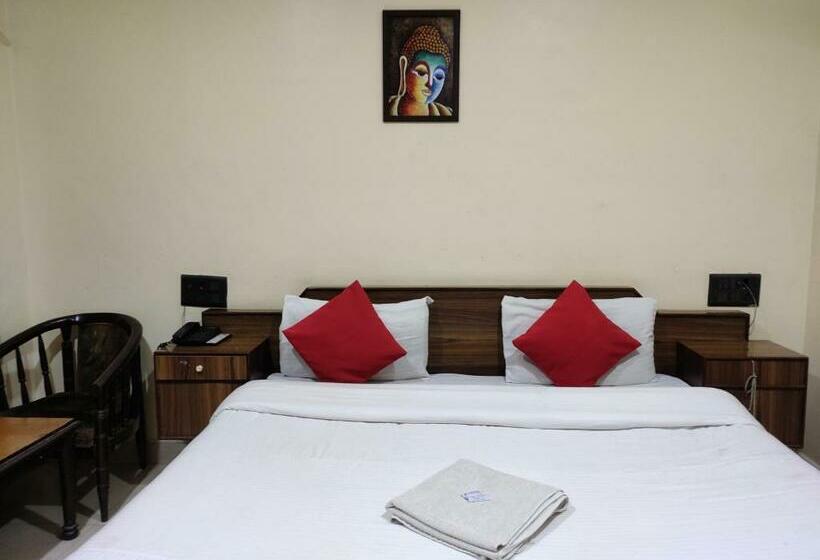 디럭스 룸, Royal