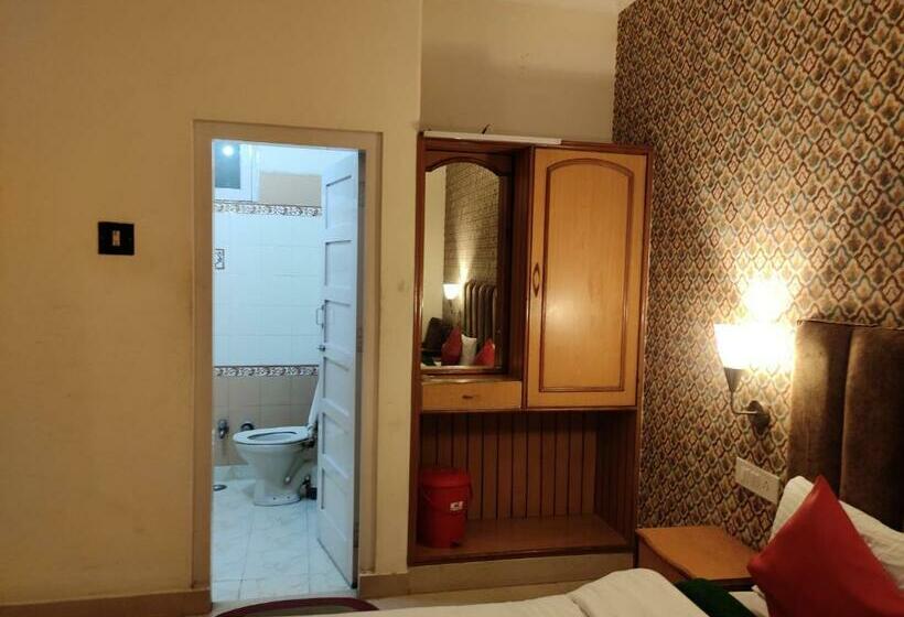 디럭스 룸, Royal