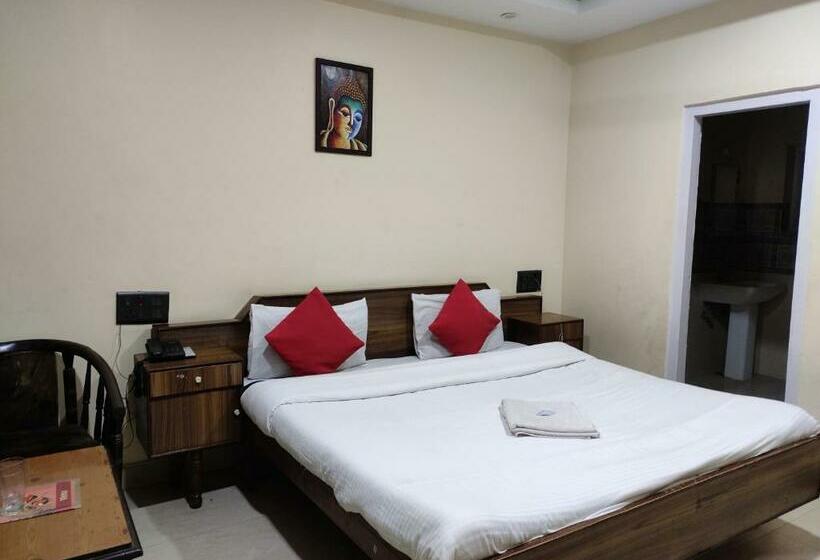 디럭스 룸, Royal