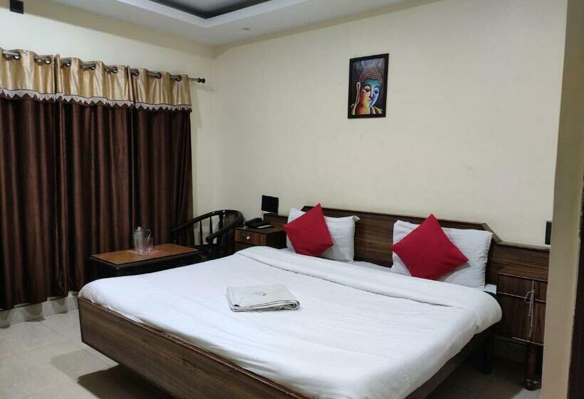 디럭스 룸, Royal