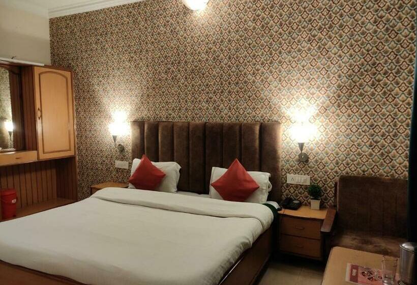 디럭스 룸, Royal