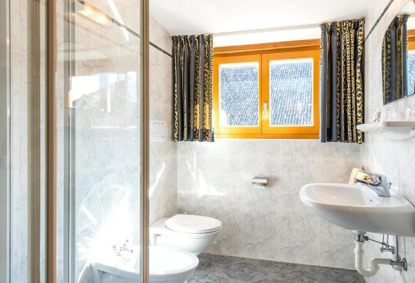 غرفة قياسية مزوَّدة بشُرفة, B&b Zum Guten Tropfen