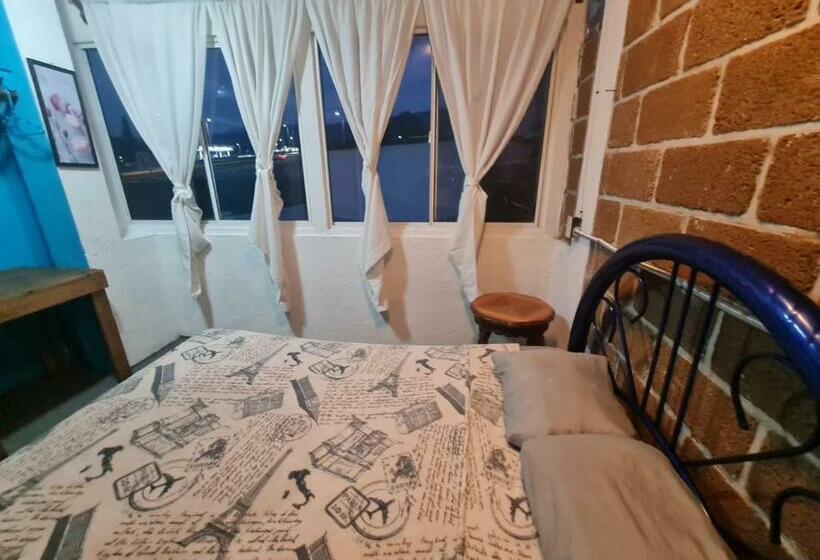 バス共有のスタンダードルーム, Hostal Del Elefante