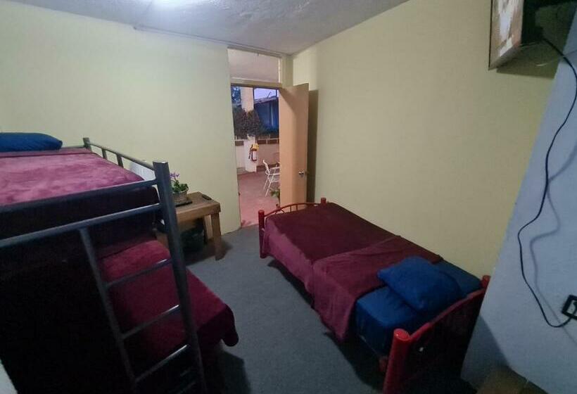غرفة قياسية ثلاثية حمام مشترك, Hostal Del Elefante