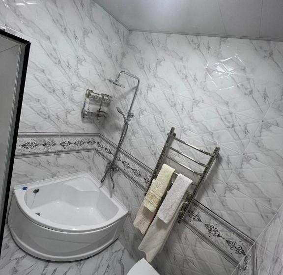 חדר משפחתי, Nippon Guest House