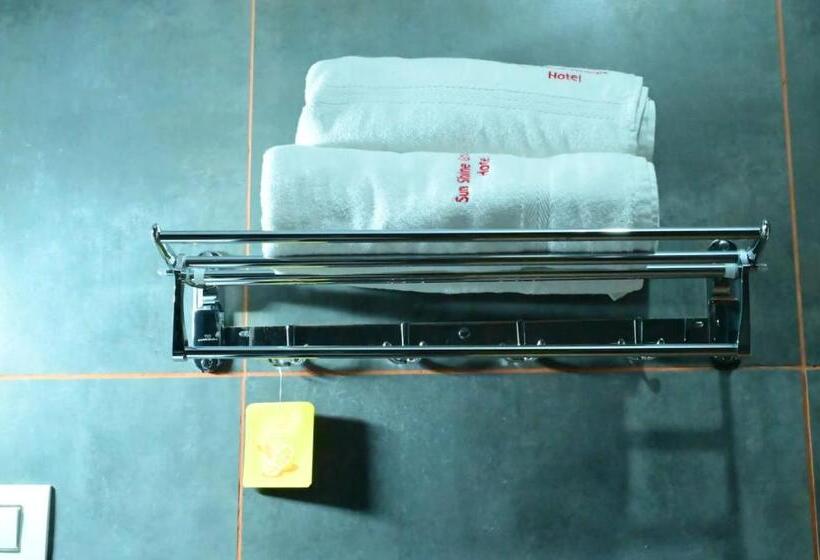 חדר משפחתי, Sunshine International Boarding & Lodging