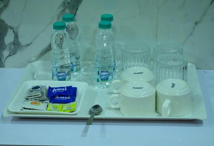 חדר משפחתי, Sunshine International Boarding & Lodging