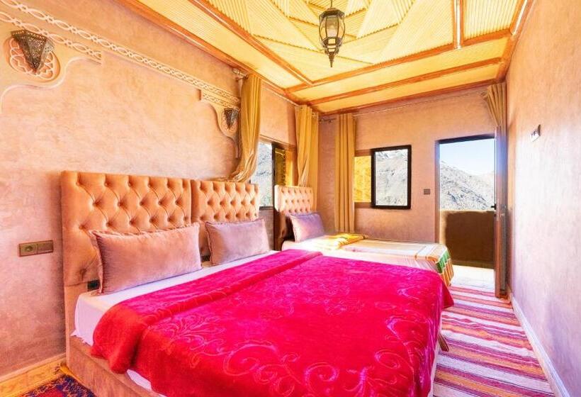 Camera Tripla Classica con Balcone, Riad Imnane Lodge