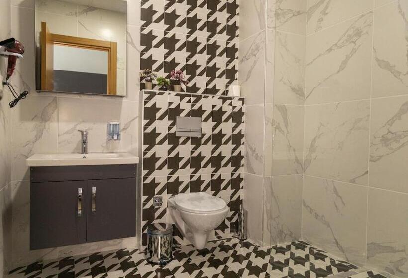 غرفة قياسية ثلاثية, The Hera Maltepe Otel&spa