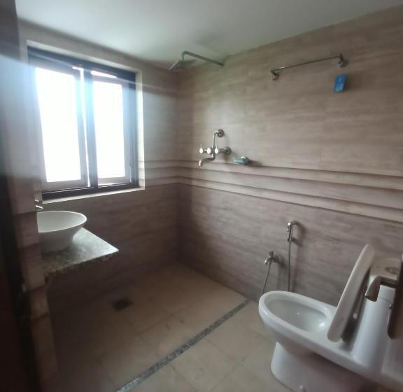 آپارتمان 1 خوابه, Biju Girls Hostel For Females Only