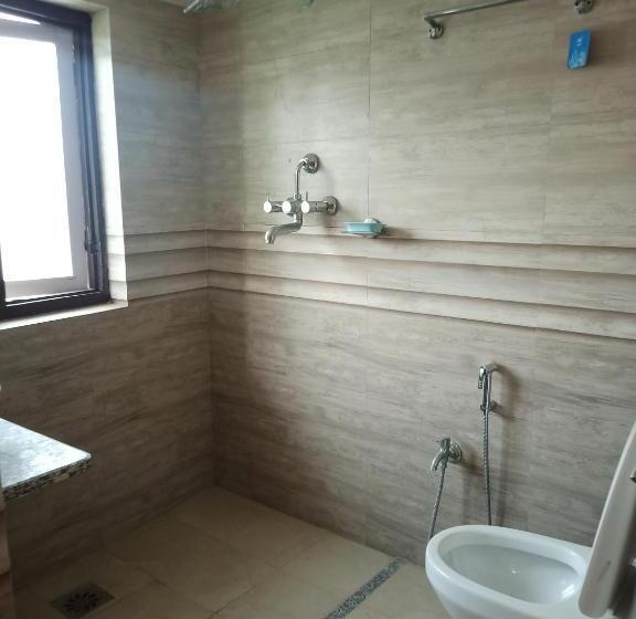 آپارتمان 1 خوابه, Biju Girls Hostel For Females Only