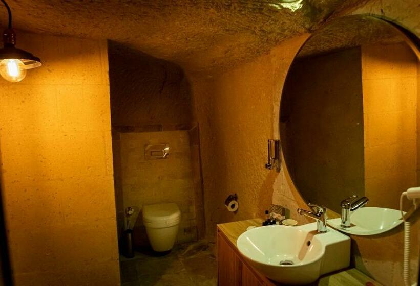 스탠다드 룸, Feris Cave