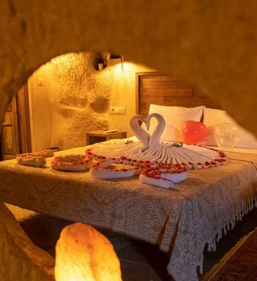 스탠다드 룸, Feris Cave